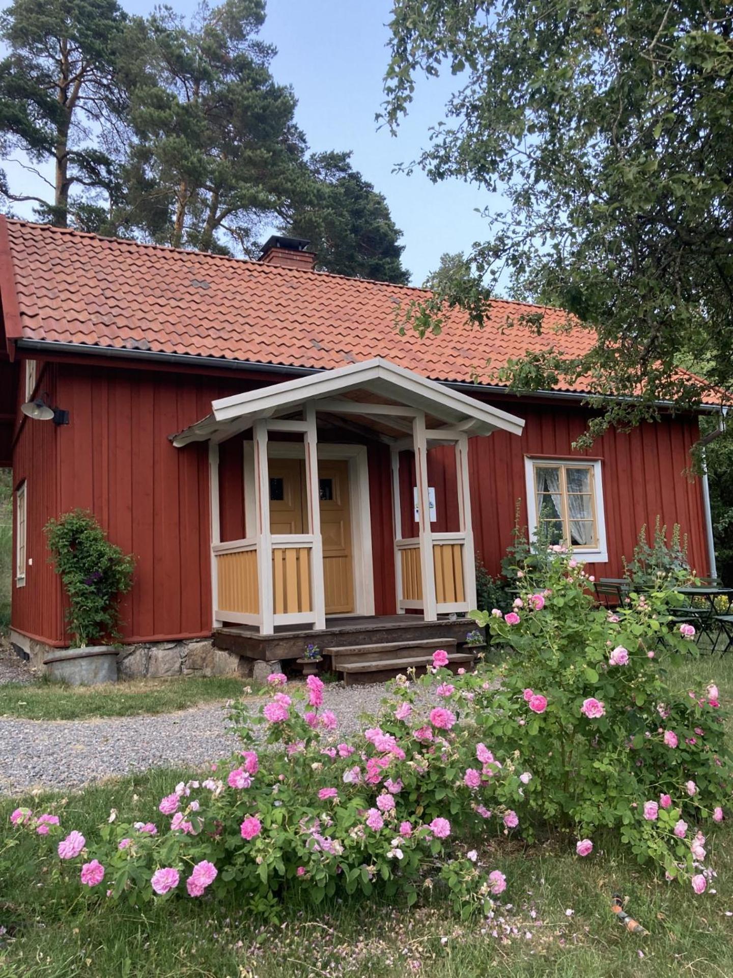 Thorstorps Gard B&B Soderkoping Exterior photo
