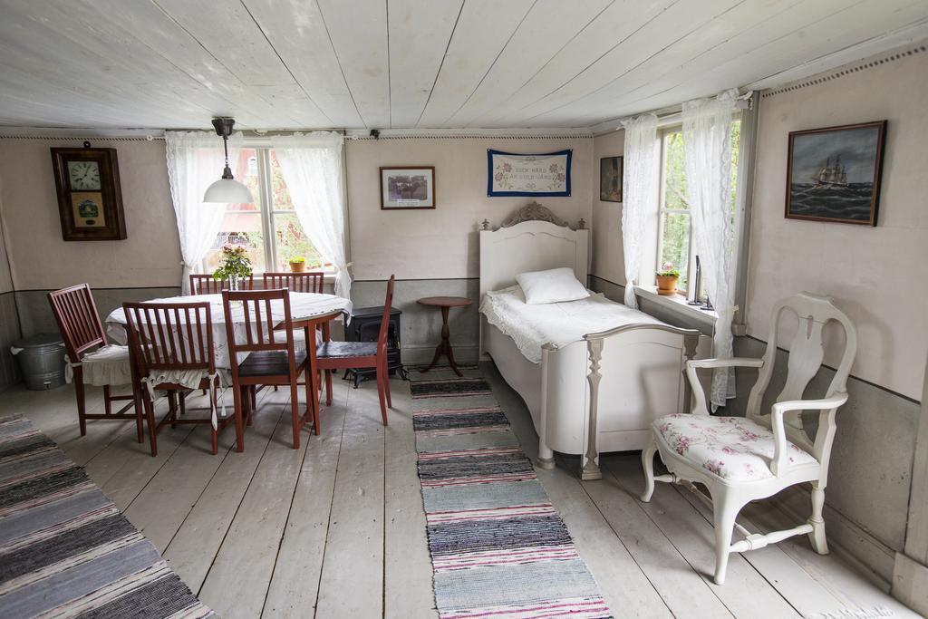 Thorstorps Gard B&B Soderkoping Exterior photo